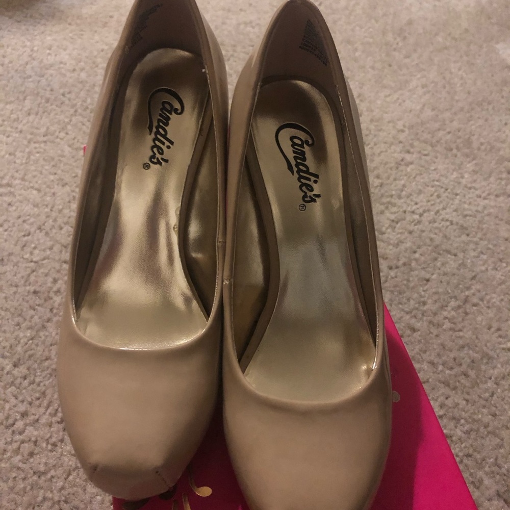 Shoes - Picture 2 of 3